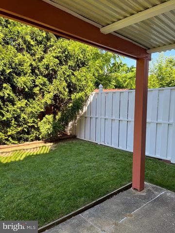 813 GREEN VALLEY DR, Philadelphia, PA 19128