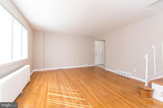 813 GREEN VALLEY DR, Philadelphia, PA 19128