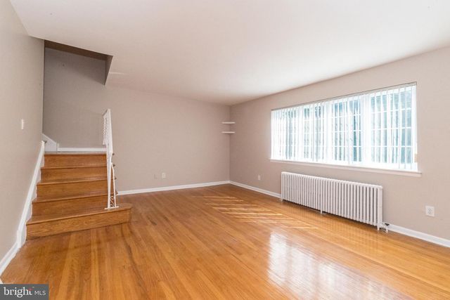 813 GREEN VALLEY DR, Philadelphia, PA 19128