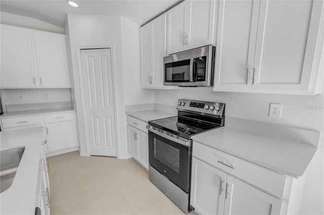 2167 LONE OAK LANE, Lakeland, FL 33801