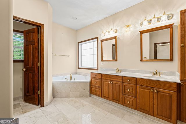 232 Bazemore Circle, Warner Robins, GA 31093