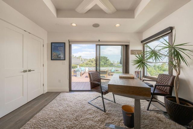 5431 Candlelight Drive, La Jolla, CA 92037