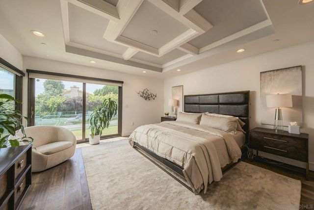 5431 Candlelight Drive, La Jolla, CA 92037