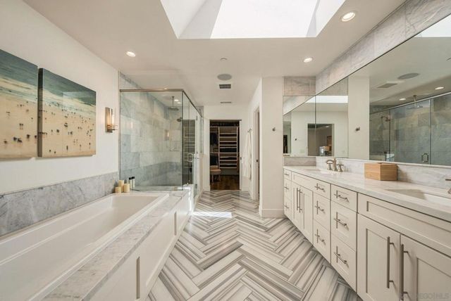 5431 Candlelight Drive, La Jolla, CA 92037