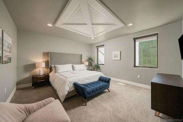 5431 Candlelight Drive, La Jolla, CA 92037