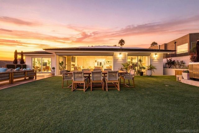5431 Candlelight Drive, La Jolla, CA 92037