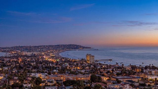 5431 Candlelight Drive, La Jolla, CA 92037