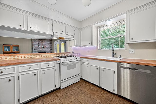 10302 Ivyridge Road, Houston, TX 77043