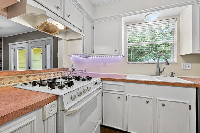 10302 Ivyridge Road, Houston, TX 77043