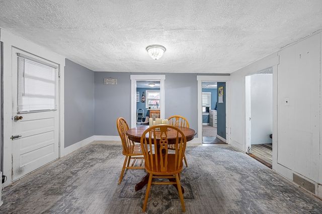 21 Epping St, Millbury, MA 01527