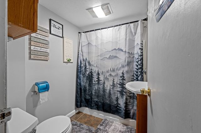 21 Epping St, Millbury, MA 01527