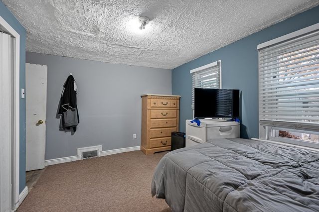 21 Epping St, Millbury, MA 01527