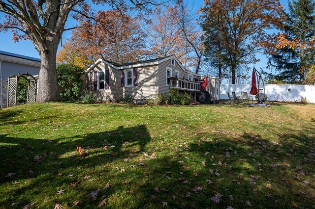 21 Epping St, Millbury, MA 01527