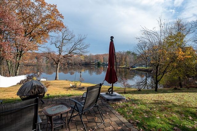 21 Epping St, Millbury, MA 01527