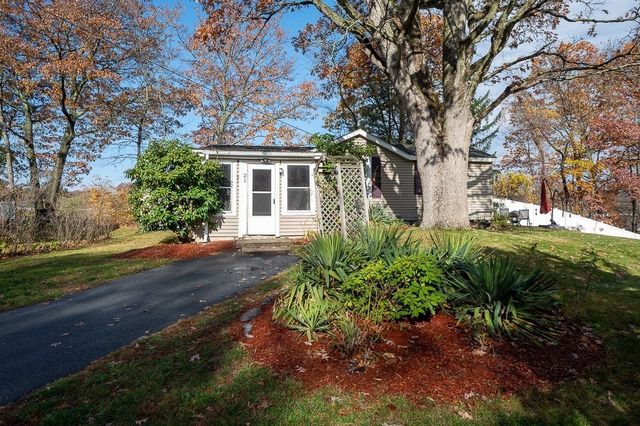 21 Epping St, Millbury, MA 01527