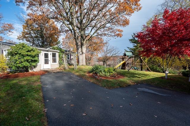 21 Epping St, Millbury, MA 01527