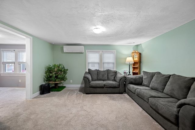 21 Epping St, Millbury, MA 01527