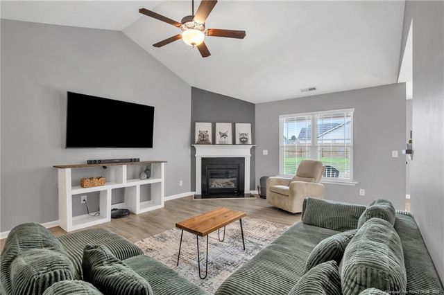 636 Wood Point Drive, Bunnlevel, NC 28323