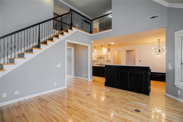 6815 W Shadow Valley Road, Rogers, AR 72758