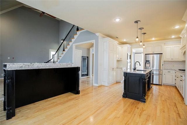 6815 W Shadow Valley Road, Rogers, AR 72758