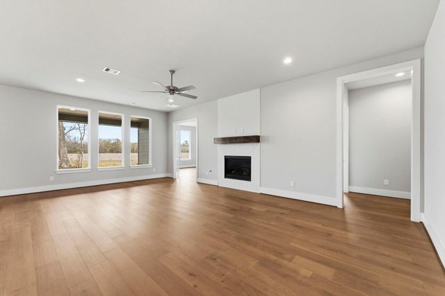 124 El Paso Bend, New Waverly, TX 77358