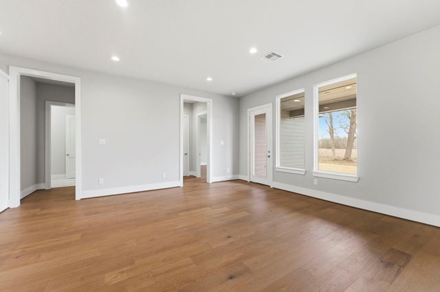 124 El Paso Bend, New Waverly, TX 77358