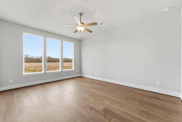 124 El Paso Bend, New Waverly, TX 77358