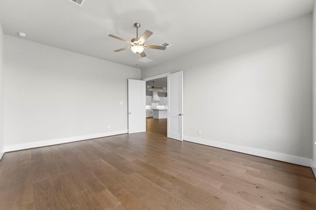 124 El Paso Bend, New Waverly, TX 77358