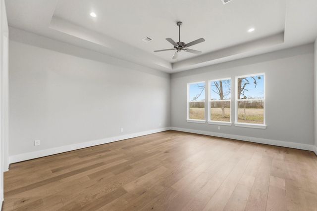 124 El Paso Bend, New Waverly, TX 77358