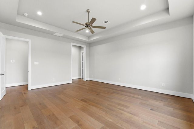 124 El Paso Bend, New Waverly, TX 77358