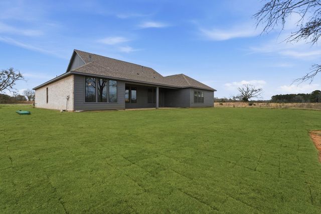 124 El Paso Bend, New Waverly, TX 77358