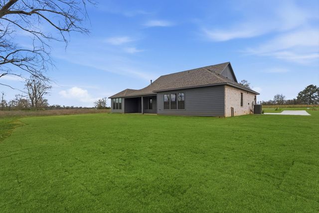 124 El Paso Bend, New Waverly, TX 77358