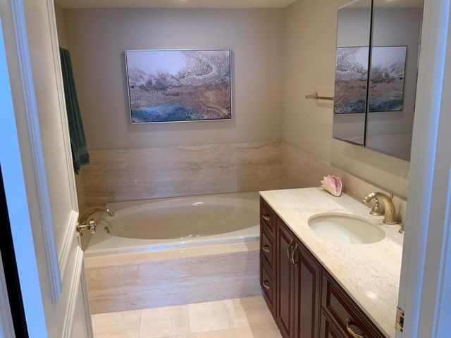 4201 N Ocean Boulevard 1705, Boca Raton, FL 33431