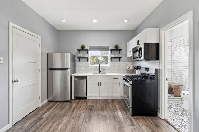 919 Ashland Street A, Houston, TX 77008