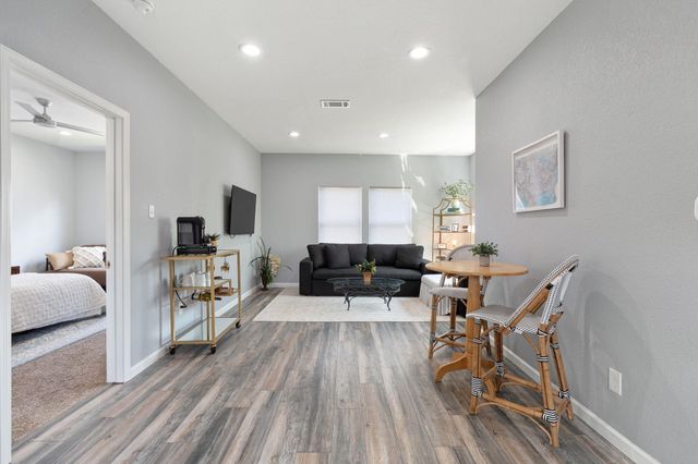 919 Ashland Street A, Houston, TX 77008