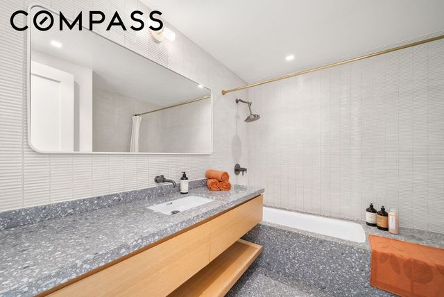 96 Franklin Street, New York City, NY 11222