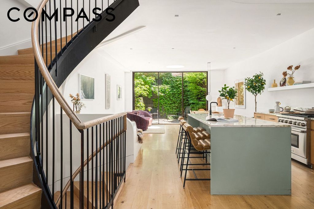 96 Franklin Street, New York City, NY 11222