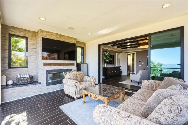 11735 N Manchester Way, Porter Ranch, CA 91326