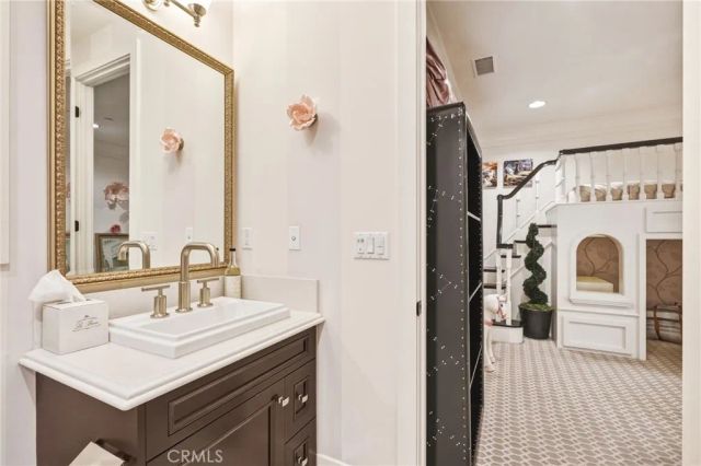 11735 N Manchester Way, Porter Ranch, CA 91326