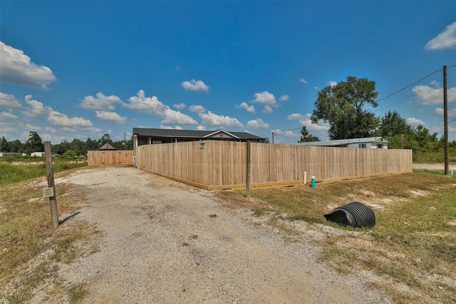 531 Road 51022, Cleveland, TX 77327