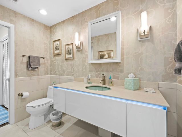 488 MEADOW LARK DRIVE, Sarasota, FL 34236