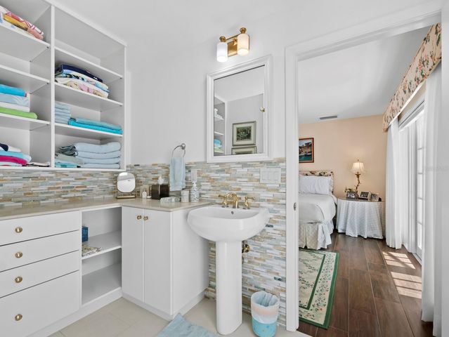 488 MEADOW LARK DRIVE, Sarasota, FL 34236