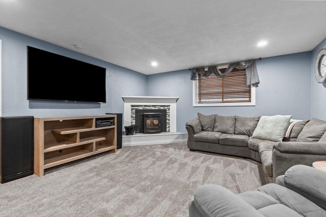 N9197 JONSCH DRIVE, Appleton, WI 54915