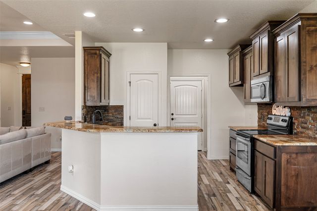 3211 Main Street, Granbury, TX 76049