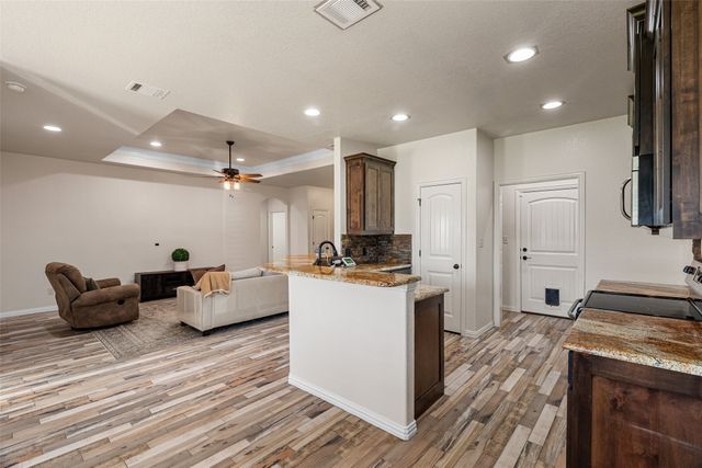3211 Main Street, Granbury, TX 76049