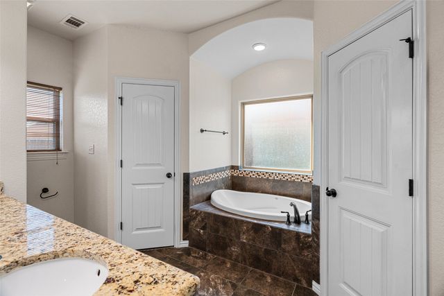 3211 Main Street, Granbury, TX 76049