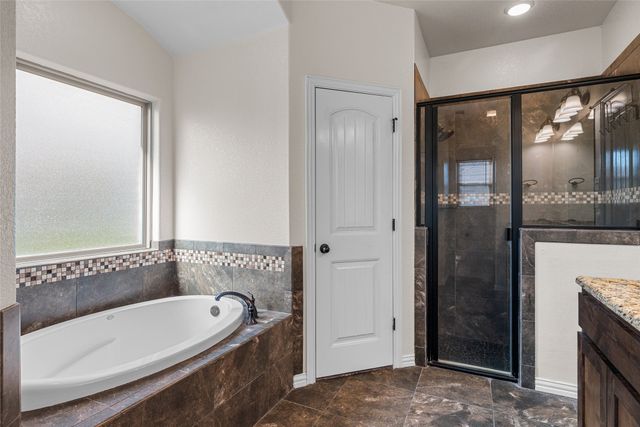 3211 Main Street, Granbury, TX 76049