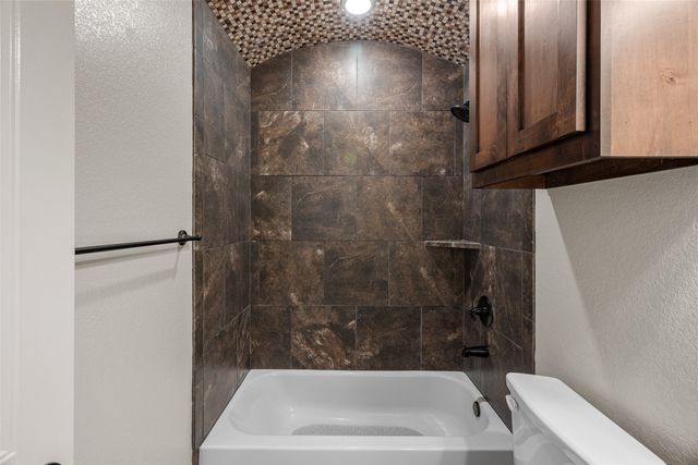 3211 Main Street, Granbury, TX 76049