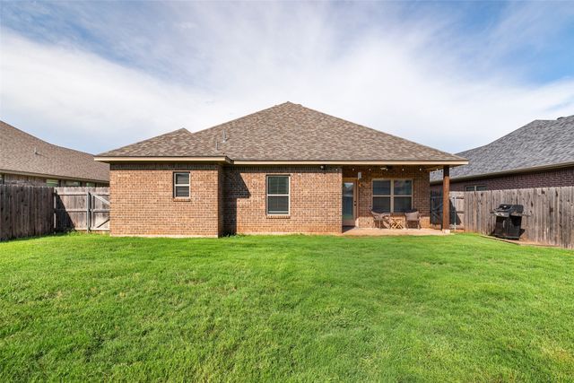 3211 Main Street, Granbury, TX 76049