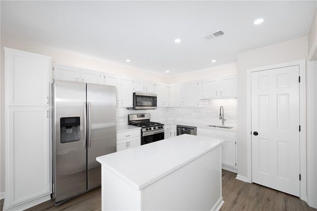 1854 Cooper Lake SE Drive, Smyrna, GA 30080